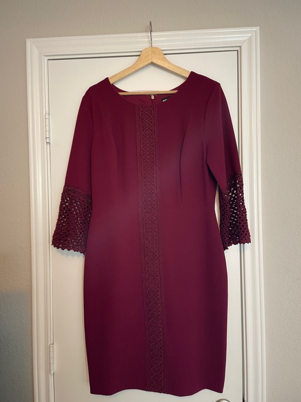 Karl Lagerfeld Burgundy Elegant  Lace-Panel A line Dress